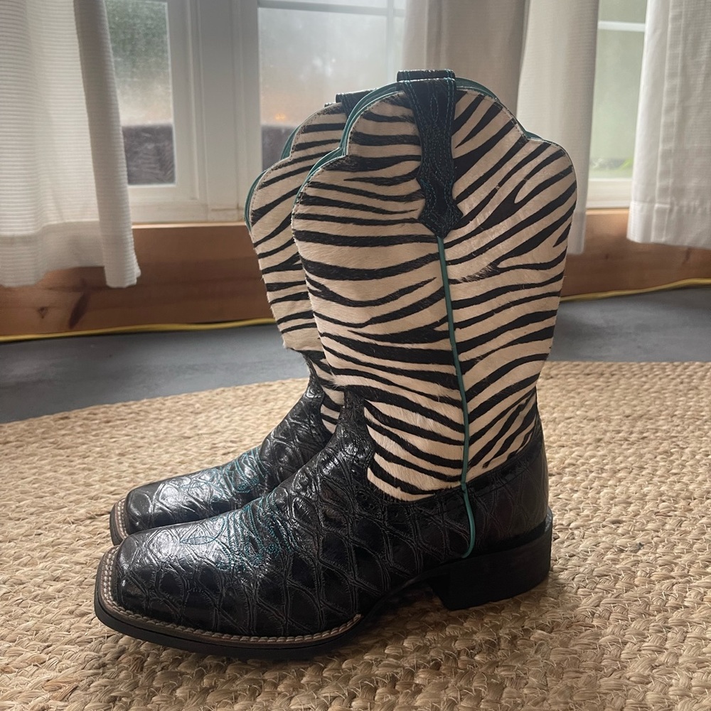 Ariat Black and Blue Zebra Print Cowhide Square Toe Western Boots Women’s 8.5